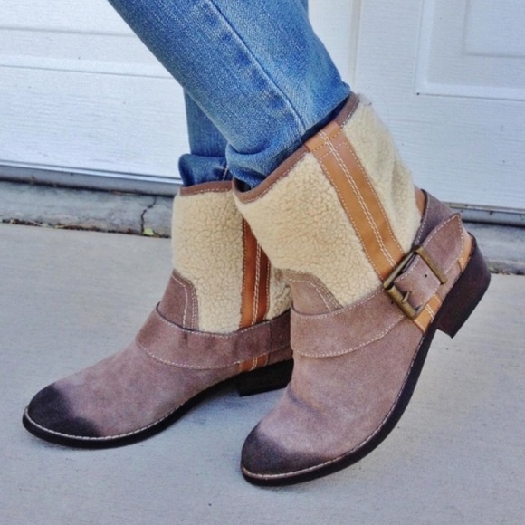 Shoes - Kelsi Dagger Tempest Faux Sherling Boots - Cowboy Western Style